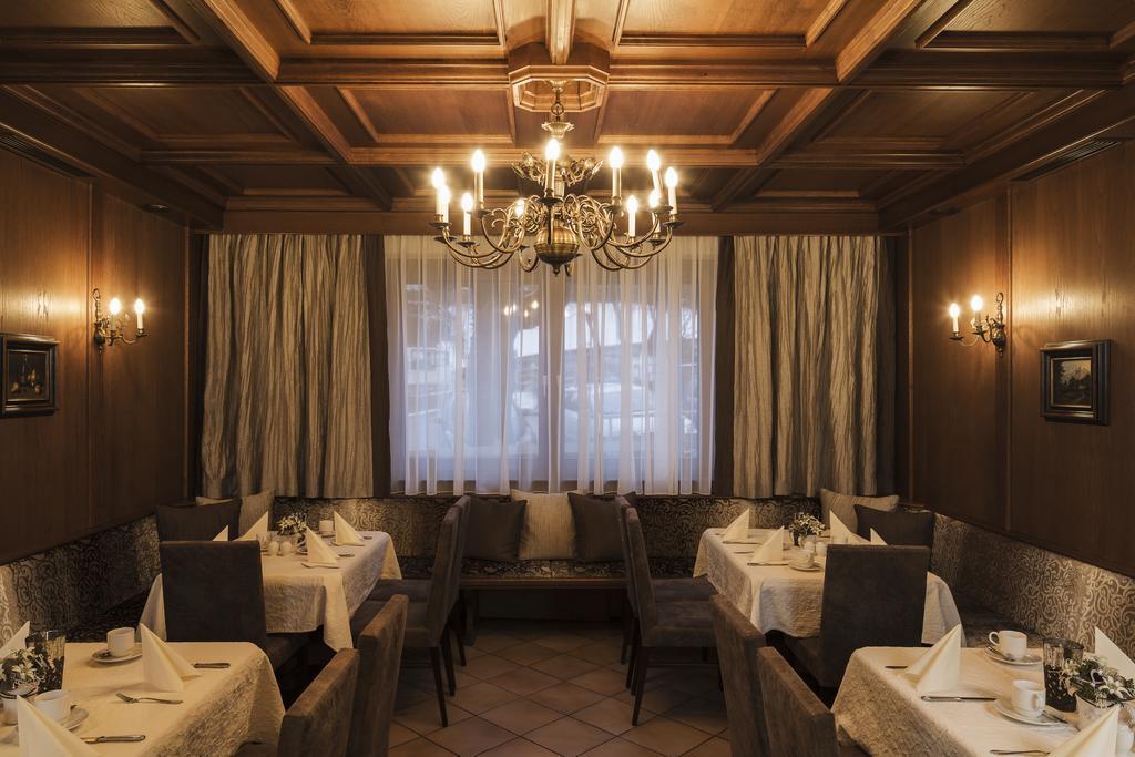Hotel Jenbacherhof B&B Bagian luar foto